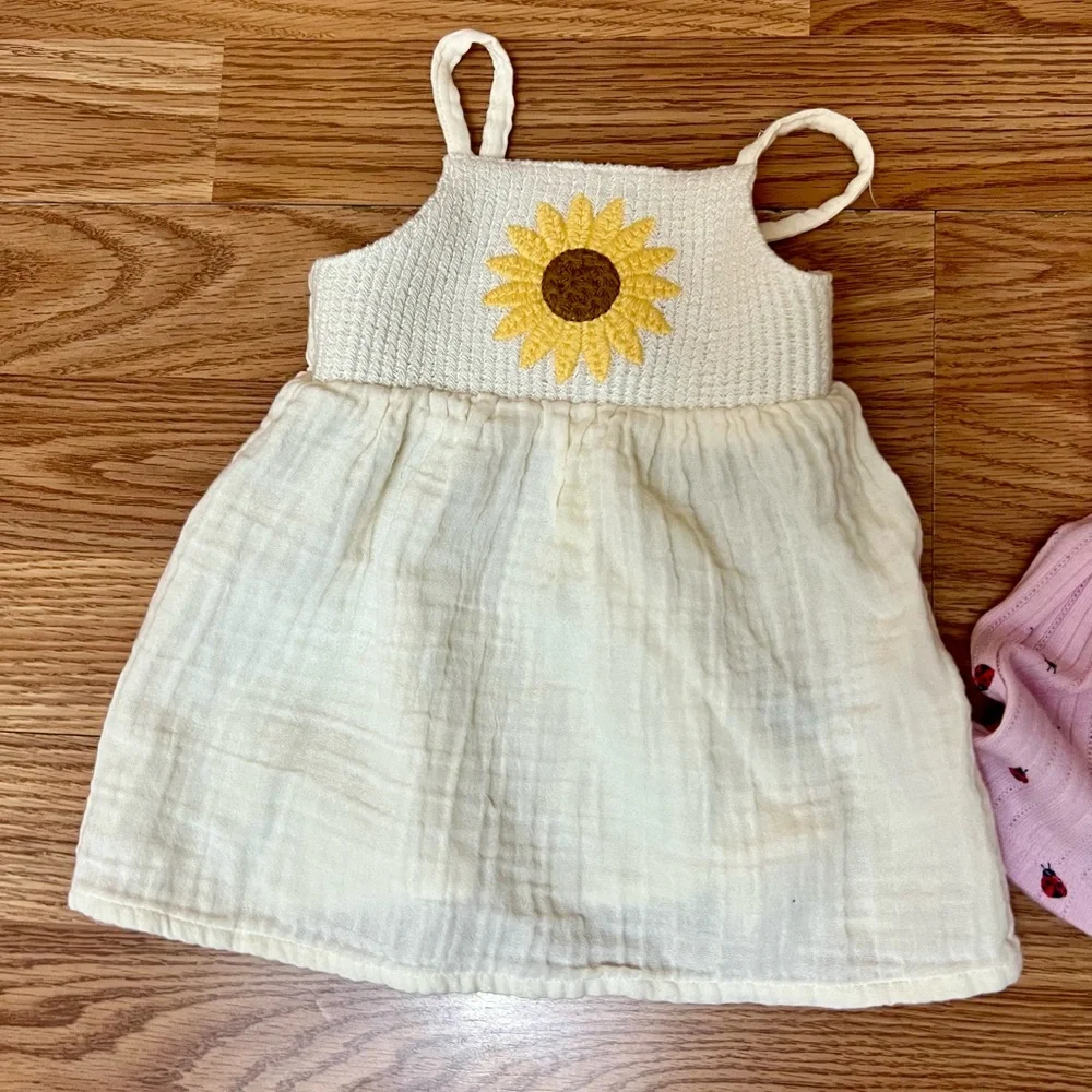 Colorful Baby Onesies and Outfits Set - Picture 5 of 9